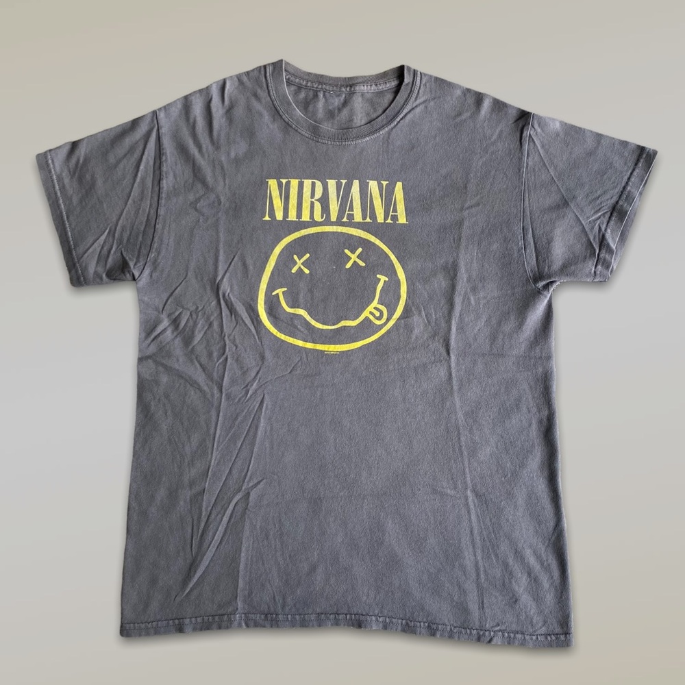 Vintage Y2K Nirvana 2003 Smiley Face Short Sleeve Band Tee in Grey and Yellow